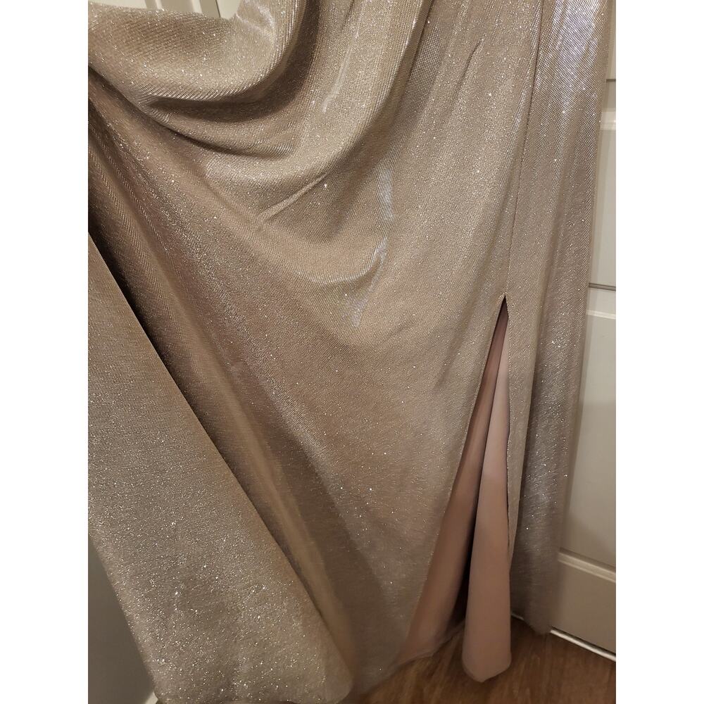 Windsor Sparkly Gold Formal Dress Size 1/2 - Picture 9 of 13